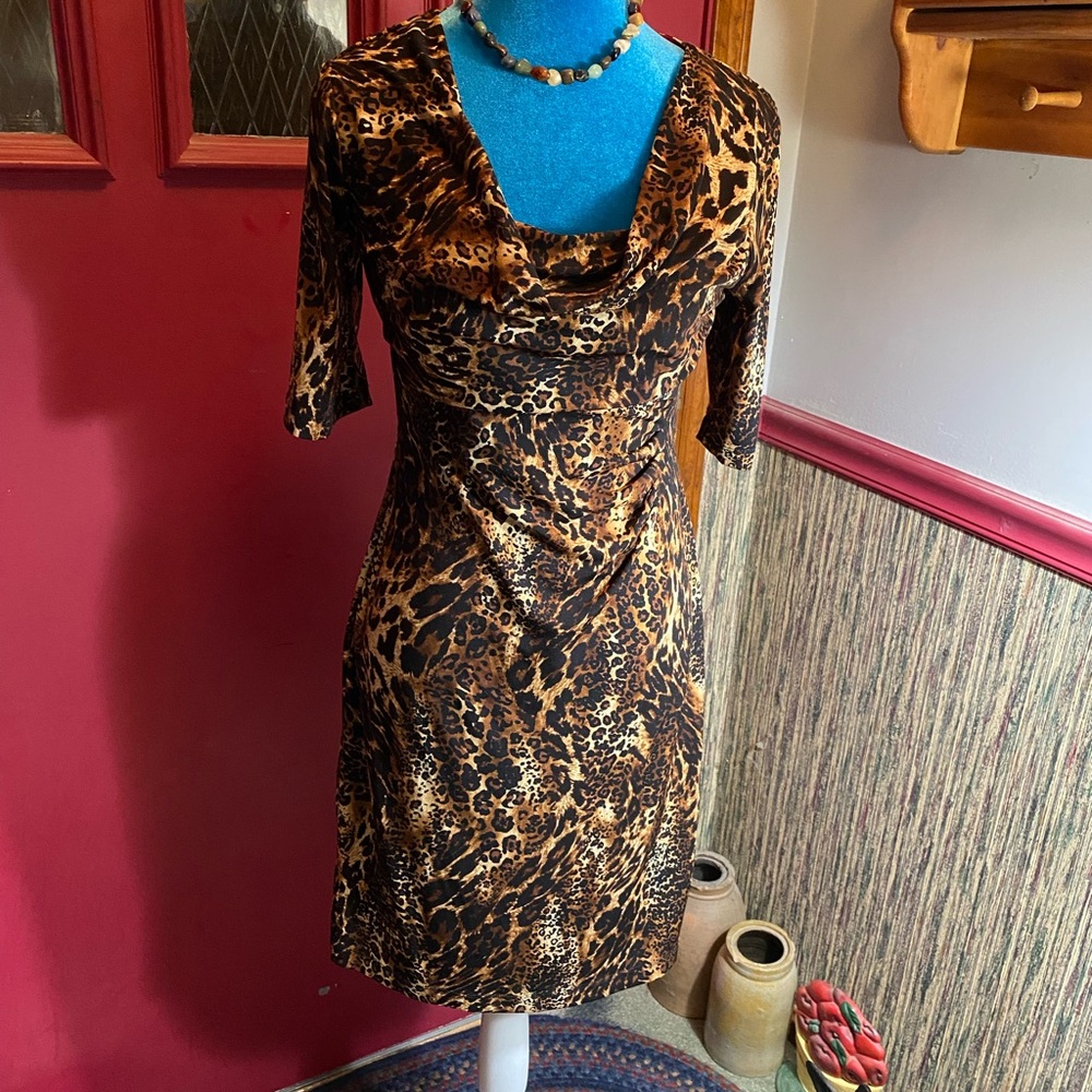Elegant Animal Print Midi Dress - Picture 2 of 6